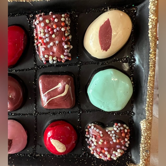 Christmas Glass Gold Box of Chocolates Bonbons Truffles Heart candy Glitterer - Picture 6 of 7